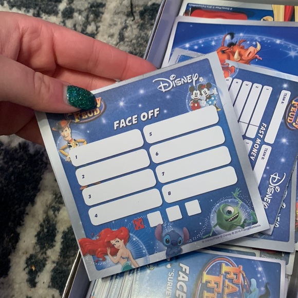 NEVER USED DISNEY FAMILY FEUD GAME - Picture 5 of 9